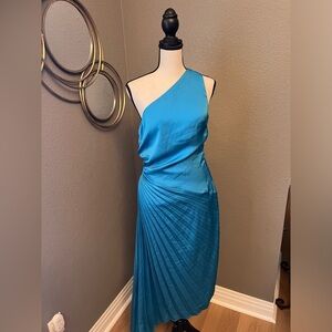 FLIN PLEATED ONE SHOULDER MIDI DRESS - BLUE Size Medium NWOT